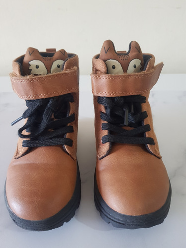 Zapatos De Niño Carter's  Originales. Talla 9