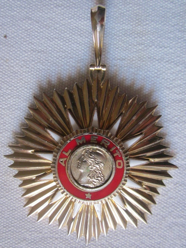 Medalla Orden De Mayo Argentina En Plata Dorada Y Esmalte