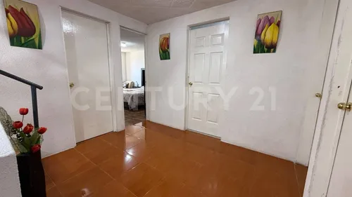 Venta De Casa Remodelada En Jardines De Morelos Secc. Flores