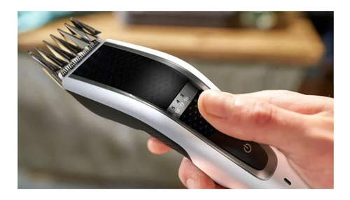 Imagen 6 de 10 de Cortadora De Pelo Y Barba Philips Hc5610 Recargable Premium