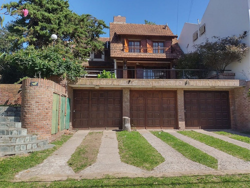 Imagen 2 de 14 de Casa De Lujo Para 7 Personas. Alquiler Temporal Villa Gesell. A Dos Cuadras Del Mar. Wifi Por Fibra + Tv.