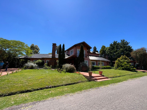 Chalet De Categoría En Country Club Los Cardales