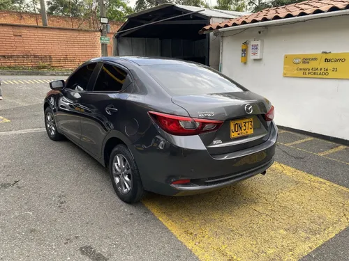 Mazda 2 1.5 Touring Mt 2021