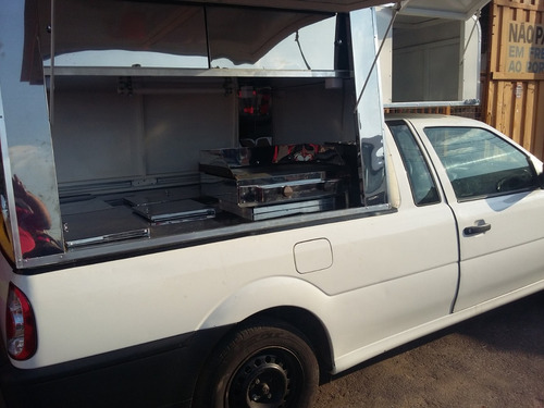 Imagem 3 de 8 de Food Truck Saveiro Lado De Fora(montagem Sem Veiculo )