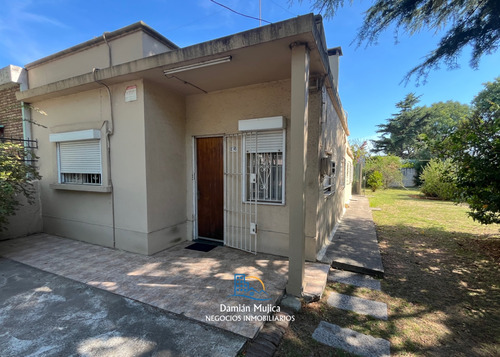 Venta Casa 2 Dormitorios Sayago Con Cochera + Terreno Arbolado