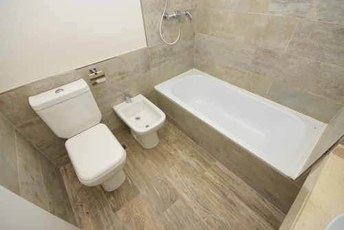 Imagen 23 de 30 de Excelente 4 Ambientes. Vistal Al Rio. Full Amenities.