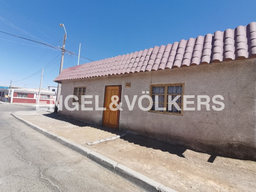 Tradicional Casa Esquina En Venta