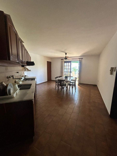 Vende Casa 3 Dorm En Barrio Urca!