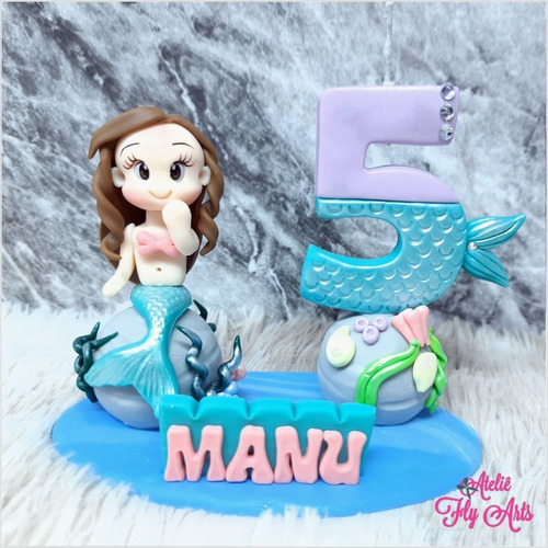 Imagem 1 de 9 de Topo Bolo Personalizado Biscuit Vela Sereia , Fundo Do Mar