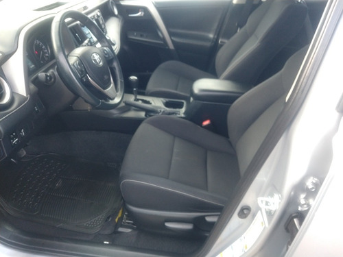 Imagen 14 de 15 de Toyota Rav4 2017 2.5 Xle 4wd At