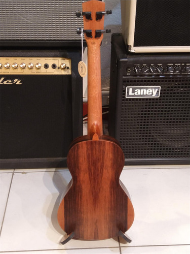 Imagen 8 de 10 de Ukelele Tenor Acústico Tapa De Cedro Macizo Ashland Uk212t