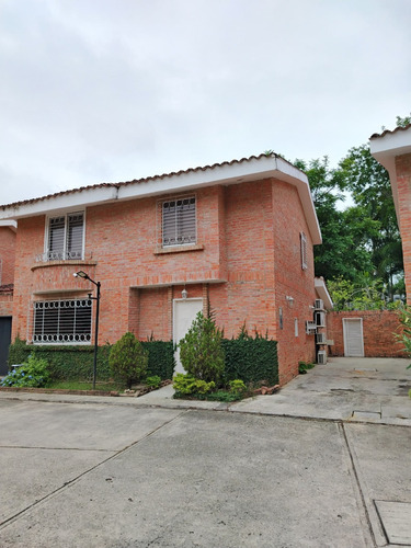 Townhouse En Guataparo, Conjunto Residencial Los Aleros. Lm.p