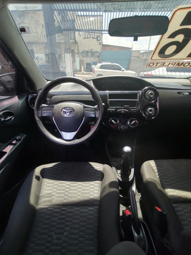 Toyota Etios 1.3 16v X 5p 2016 Financ. 60 X Sem Entrada
