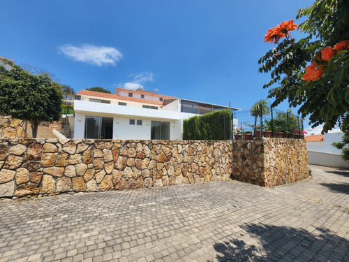 Venta De Villa Ahuehuete Dentro De Fracc Gran Reserva Con Todos Los Servicios En Ixtapan De La Sal Edomex