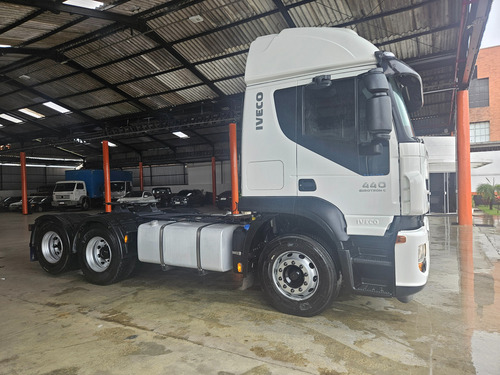 Iveco Stralis 440 6x2 Ano 2014