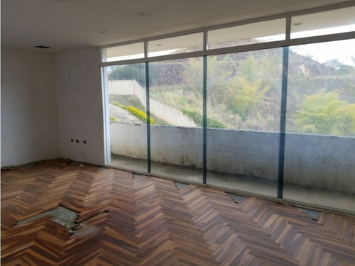 Vendo Quinta 1562m2 Const 3h+s/3.5b+s/10p Bosques De La Lagunita 8526