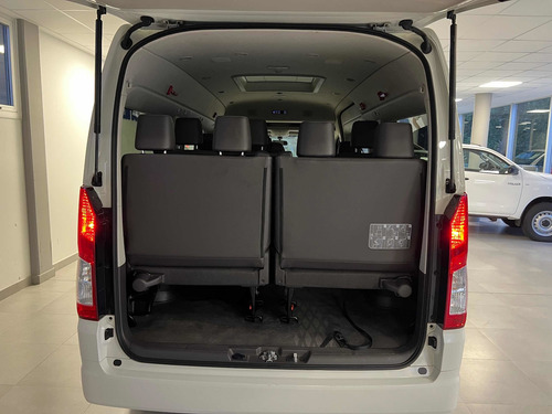 Imagen 5 de 9 de Toyota Hiace 2021 2.8 Tdi Commuter 6at 14a
