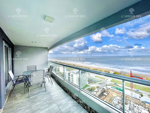 Apartamento De 2 Dormitorios Y Parrillero Con Vista Al Mar En Playa Brava, Look Tower