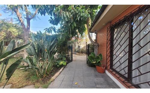 Se Vende Amplia Casa En La Comuna De Macul
