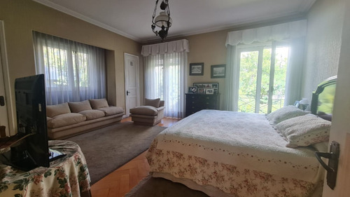 Venta De Hermosa Casa En Sector Residencial. Providencia.