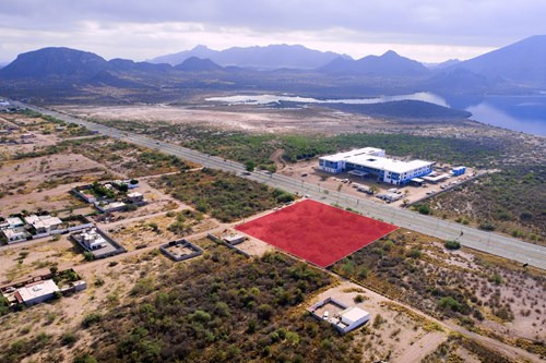 Terreno De 1 Hectárea Sobre El Blv Tetakawi Con Vista Parcial Al Mar