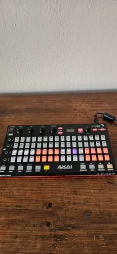 Akai Fire Negro (Usado)
