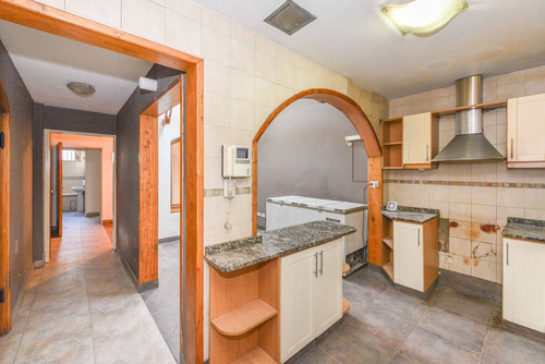 Venta Casa 5 Ambientes Con Cochera Versalles