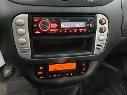 Citroën C3 C3 Exclusive 1.4 8V (flex)