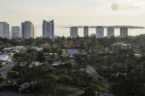 Imagen 7 de 17 de Venta Apartamento En Edificio Con Modernos Sobre Roosevelt 2 Dormitorios