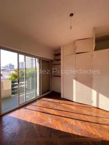 Venta Con Renta 2 Dormitorios Más Servicio. Garage Opcional.