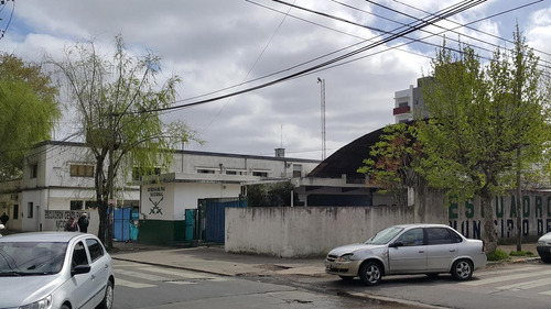 Imagen 4 de 27 de Galpón, Oficinas, Baños Y Vestuarios S/ Fracción Esquina 1943 M² - 1400 M² Cub. - S.justo (ctro)