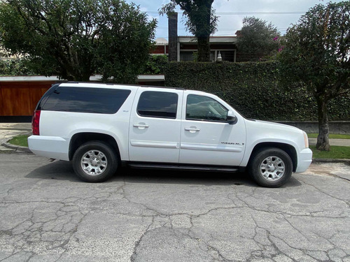 Imagen 3 de 15 de Chevrolet Suburban Gmc 2007