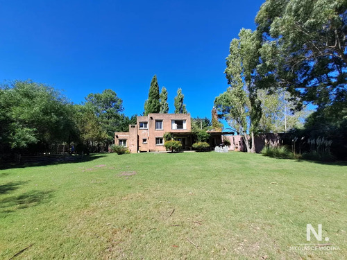 Casa A La Venta De 3 Dormitorios En Punta Del Este Con Un Magnífico Terreno De 1400 Mts2
