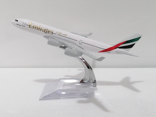 Avión A Escala 1:400//emirates A340//15cms De Largo