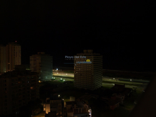 Punta Del Este, Apartamento Zona Brava- Ref: 11650