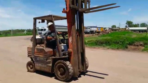 Autoelevador Toyota - Triple 6.50 Mtrs - Usado Nafta Gas