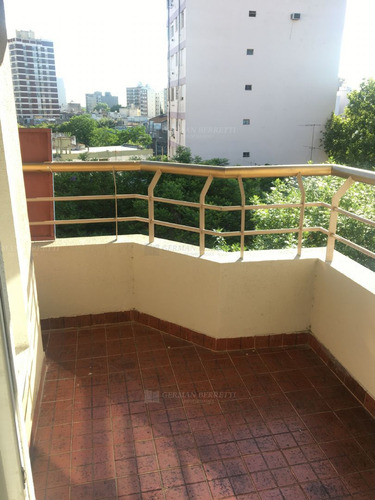 Departamento En Alquiler Ubicado En Lanús Este, Lanús