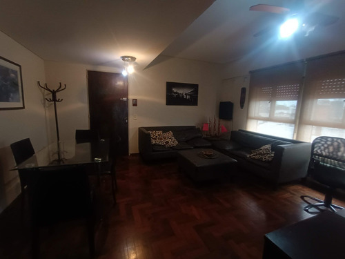 Depto Amplio Sobre Peatonal San Martin