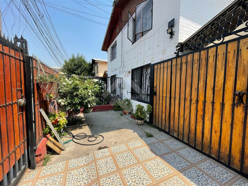Casa En Venta De 2 Dorm. En Maipú