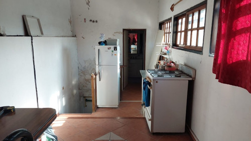 Excelente Propiedad Con Amplio Lote Sobre Avenida Jose Maria Paz