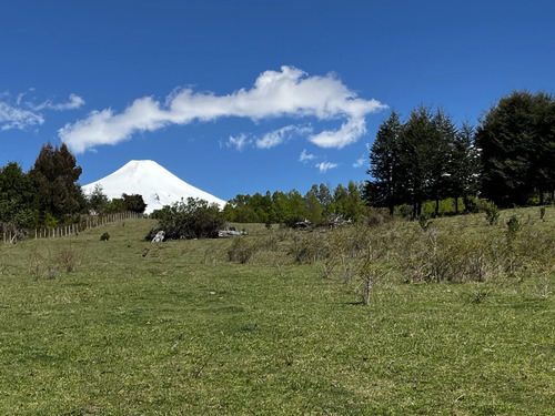 Parcela En Pucón En Venta. Amplias Vistas Al Lago Y Volcán