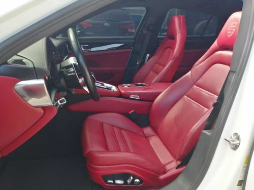 Porche Panamera 4 Europeo