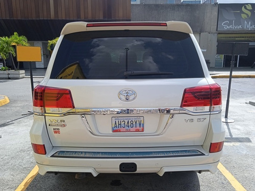 Imagen 5 de 12 de Toyota Land Cruiser