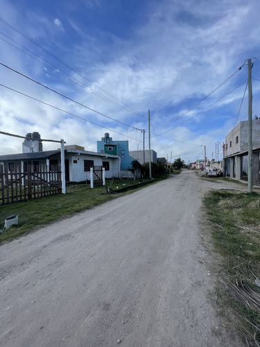 Terreno En Muy Buena Ubicación, Camet Norte