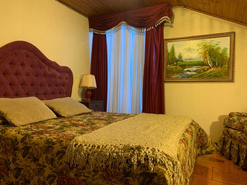 Imagen 19 de 30 de Casa Lista Para Vivir En Familia, Sólida Y Buena Ubicación.