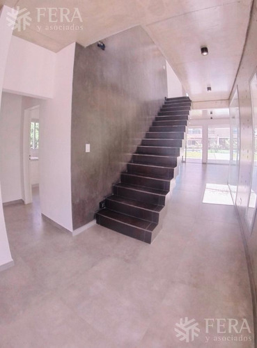 Imagen 12 de 22 de Venta De Casa 4 Ambientes Con Cochera, Fondo Libre Y Jacuzzi En Altos De Hudson Ii (26990)