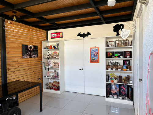 Venta Casa 2 Dormitorios Valle Grande Con Estacionamiento