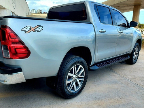 Toyota Hilux 2.8 Cd Srx 177cv 4x4 At 2016
