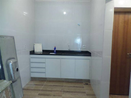 Imagem 19 de 26 de Loja Ampla 220 M² Área Util Sendo Térreo E 1° Andar Bem No Centro De São Vicente Exelente Para Lojas Grandes Ou Clinica Médica Ou Laboratório Médico E Ou Também Serve Para Cartorio Situado Em Rua De