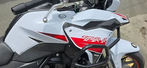Vendo Moto Benelli Trk251 Color Blanca Modelo 2022